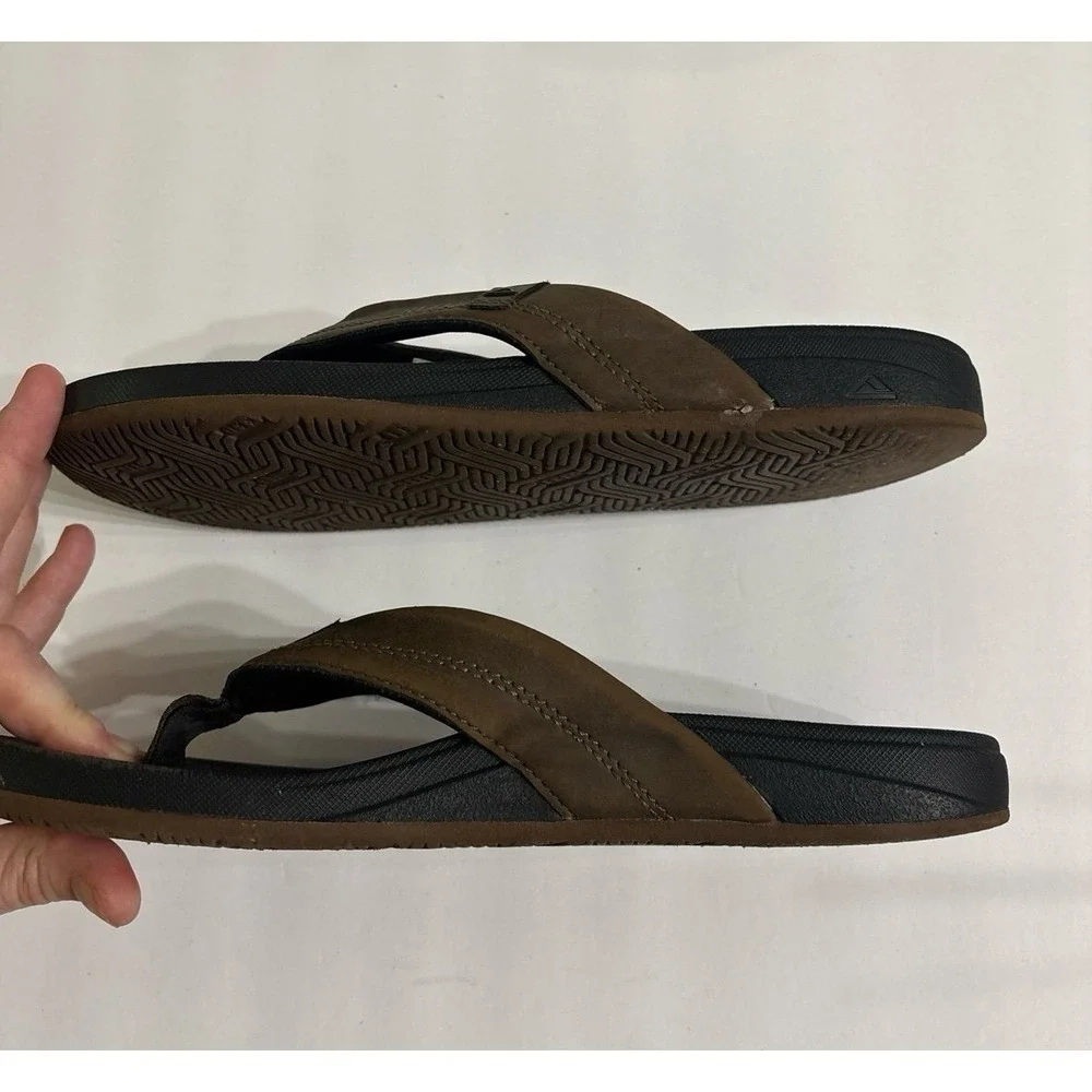 Reef Brown Flip Flops (size 7)